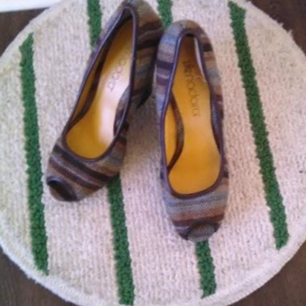 Shoes - Picture 1 of 1